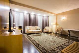 Отель Best Western Plus Astana Hotel Нур-Султан Апартаменты с кроватью размера «king-size» — Для некурящих-5